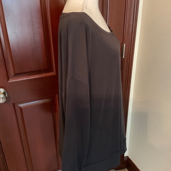 GapFit Breathe Athletic Tee. Sz. LargeTall - Picture 2 of 5